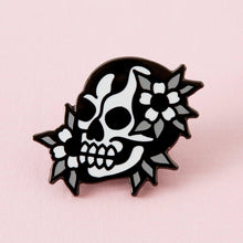 Load image into Gallery viewer, Skull Face Enamel Pin